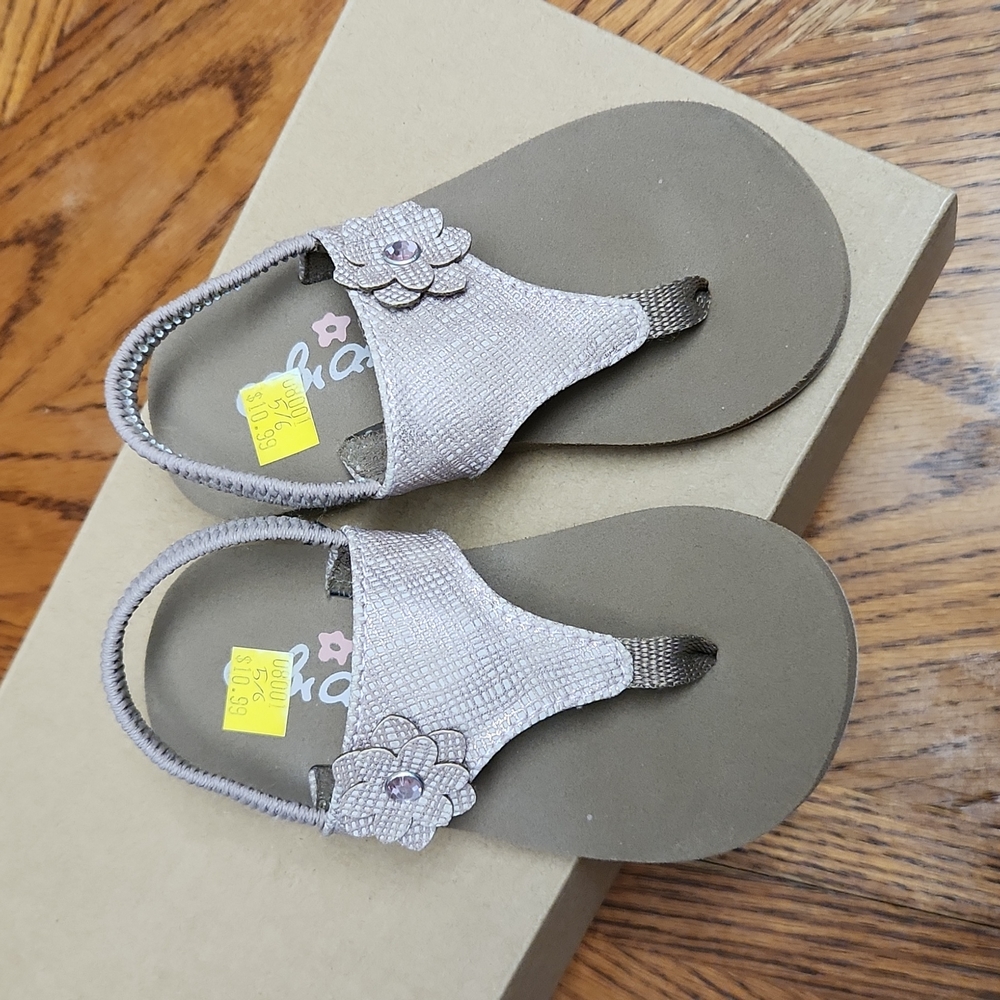 Toddler flip flops
